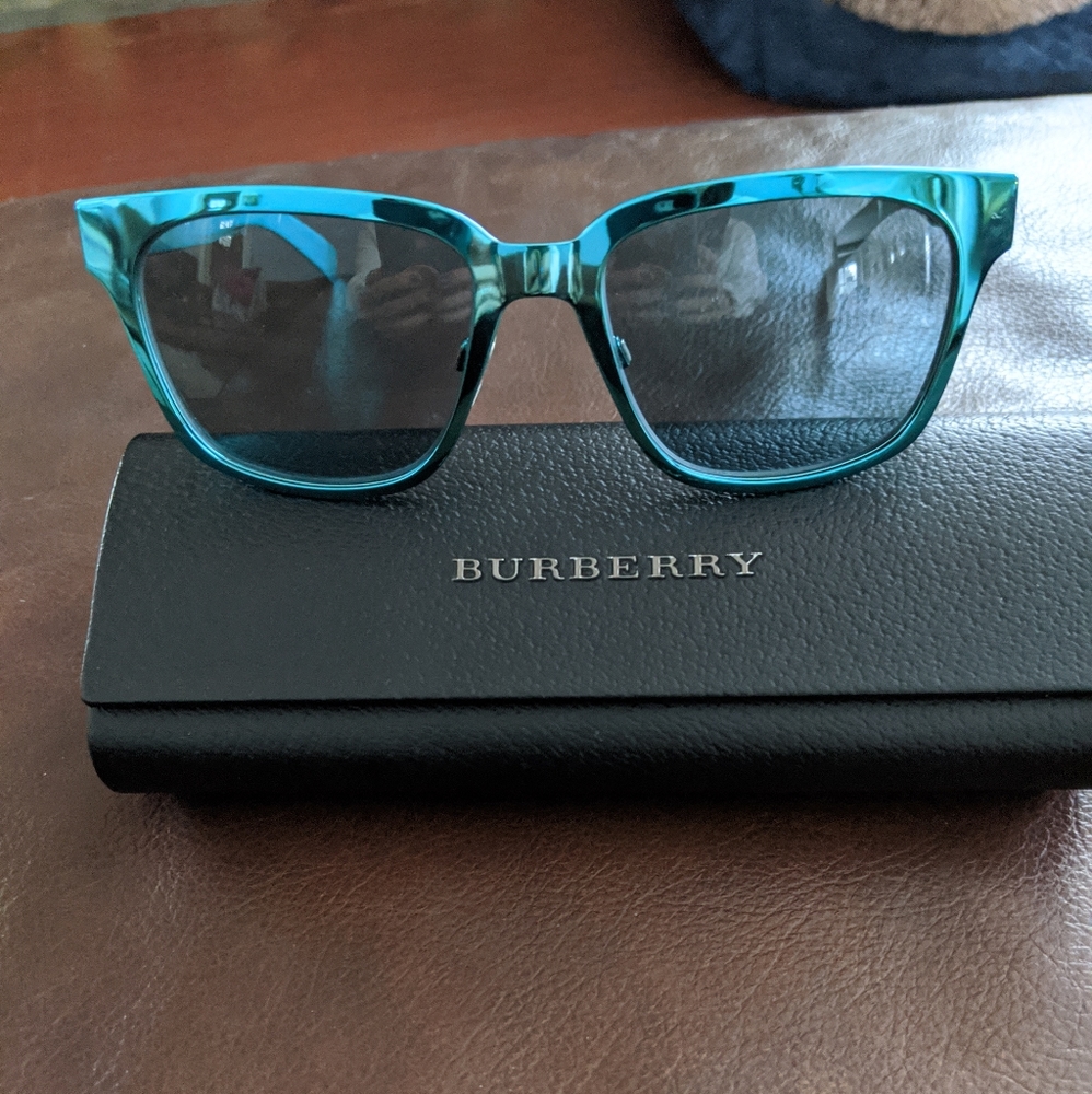 AUTHENTIC Burberry Teal Sunglasses AUTHENTIC